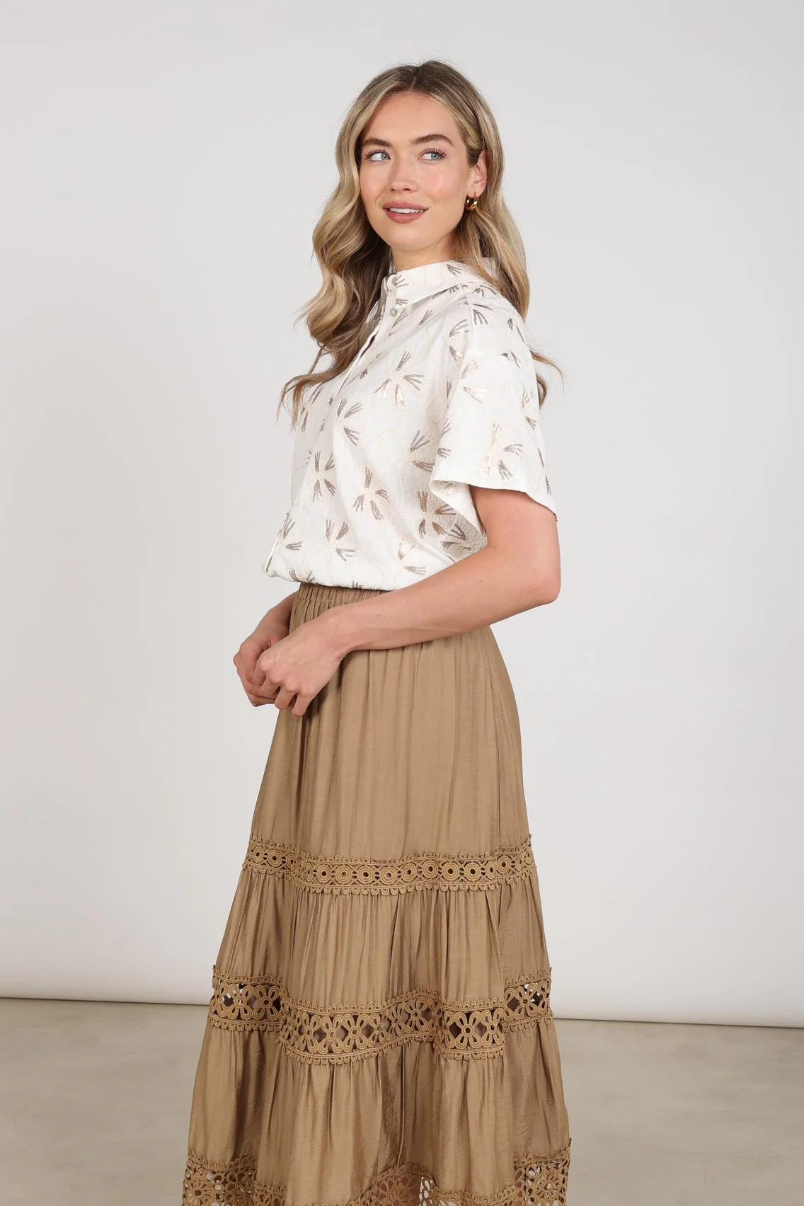 Blouse Britt Embroidery Offwhite Gold NKS02207 - Image 5