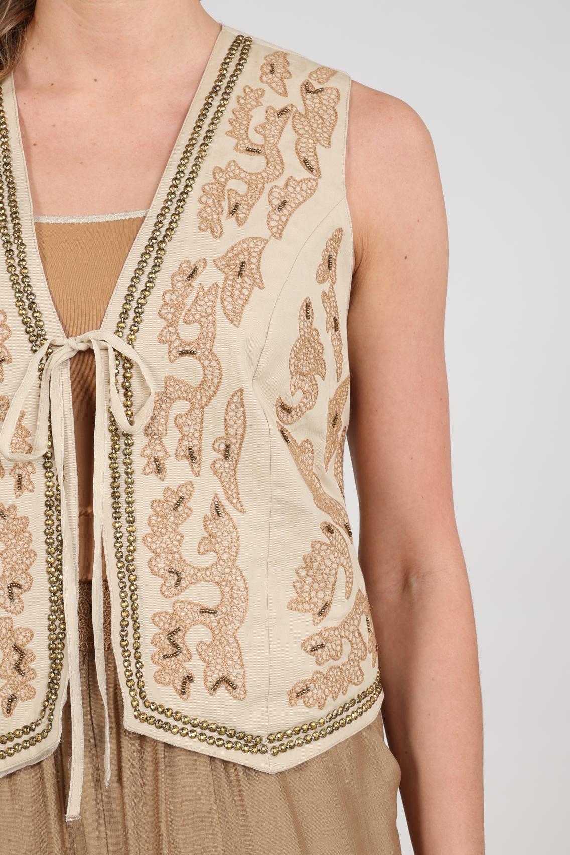 Gilet Momo Embroidery Sand NKS08027 - Image 11