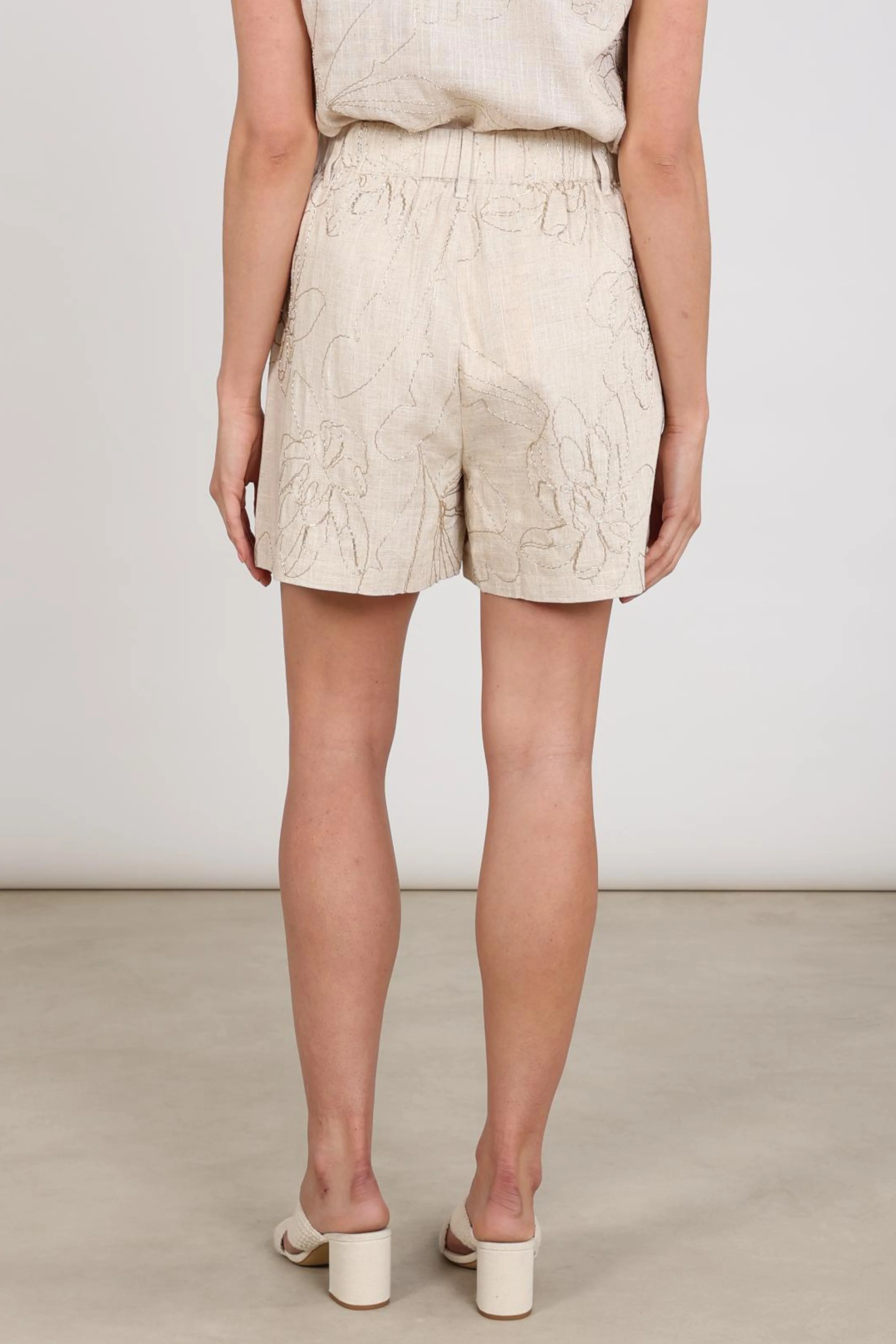 Short Dagmar Embroidery Sand NKS09052 - Image 8