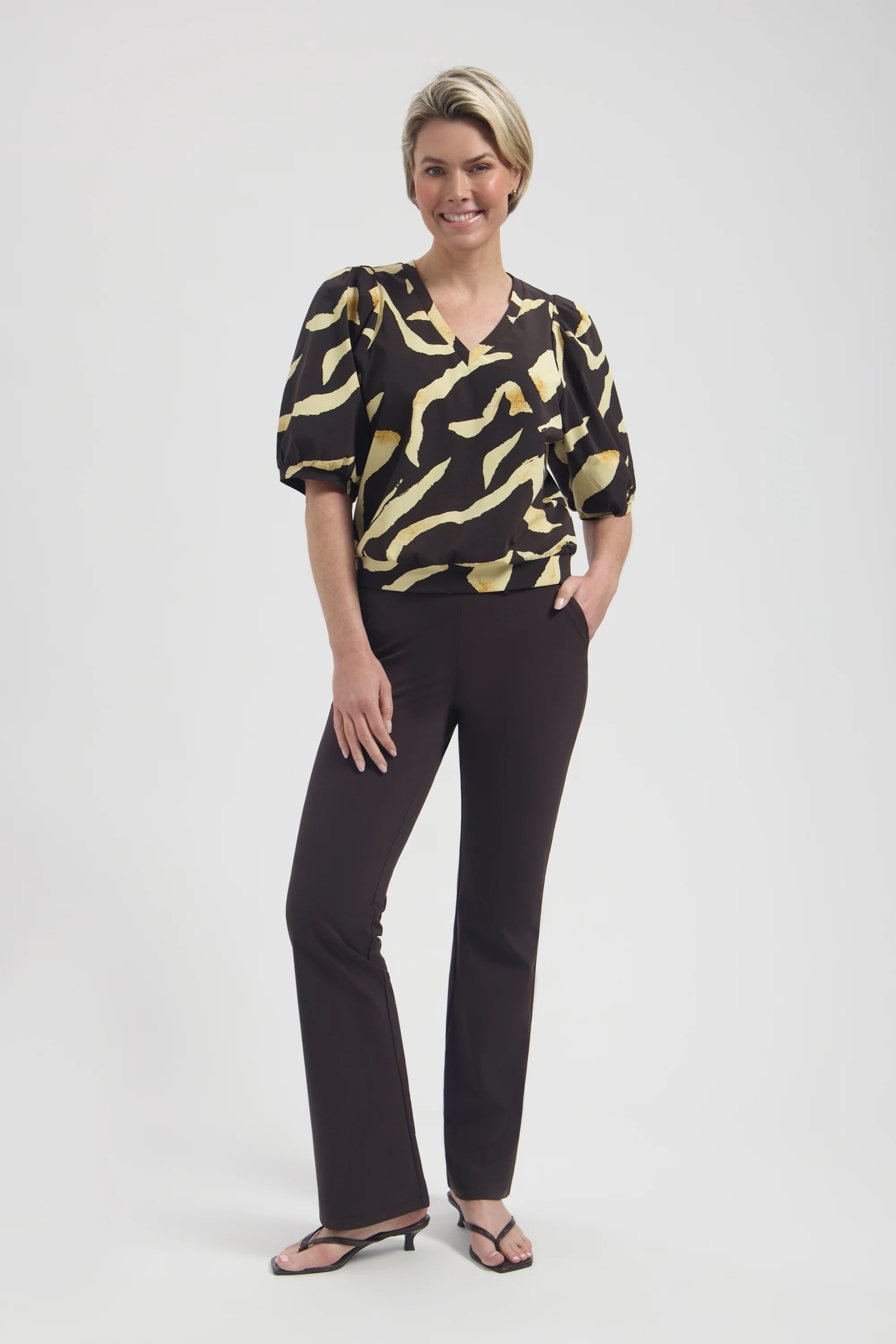 Travel Top Amie-V Pania Print L24-380-3254 - Image 3